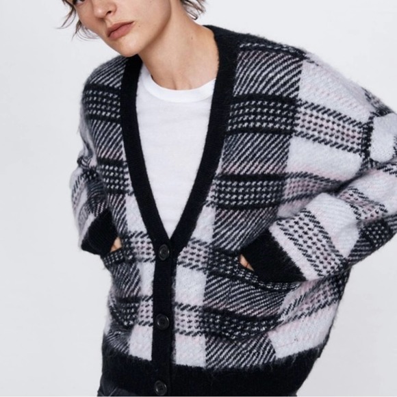 SOLD 🦋 ZARA Plaid Cardigan Size Small NWT - Picture 3 of 5